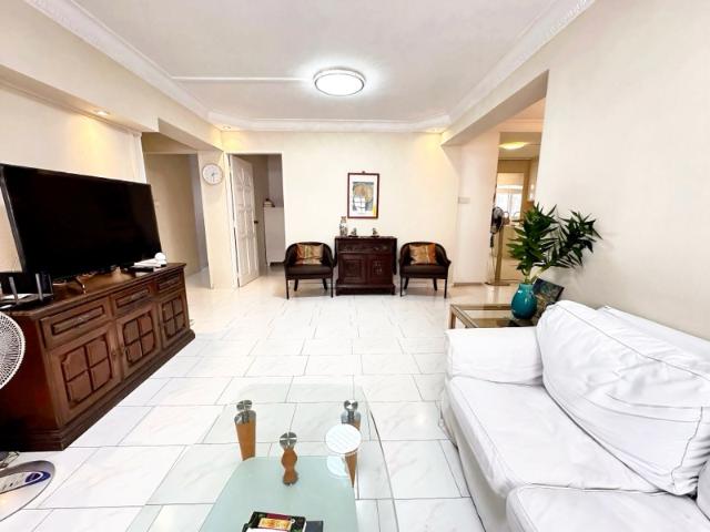 235 Bishan Street 22 HDB Apartment For Sale, $1,080,000, 3 Bed 2 Bath 1,130 sqft $956.00 psf