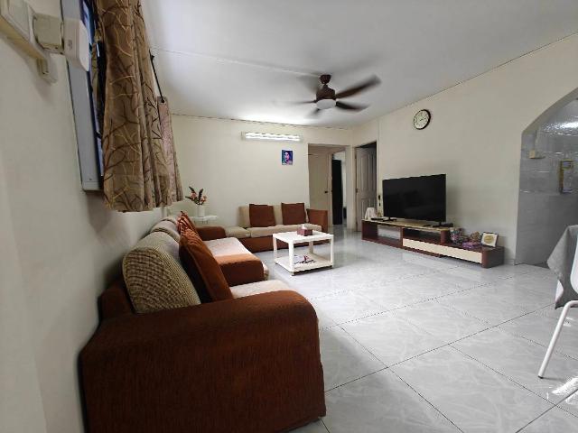 235 Bukit Batok East Avenue 5 HDB Apartment For Sale, $575,000, 3 Bed 2 Bath 1,066 sqft $539.00 psf