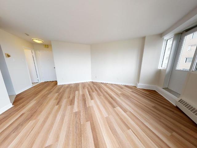 235 Sherbrooke 1 Bedroom Apartment for Rent at 235 Rue Sherbrooke O, Montréal, QC H2X 1X8 Milton Parc
