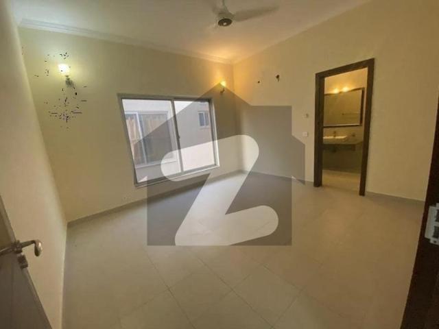 235sq yd 3 Bedrooms Luxury Villa is Available FOR RENT. 10km from Entrance of BTK. 3 Bed DDL 1 Kitchen Bahria Town Precinct 27
