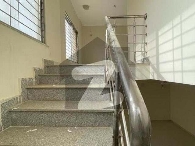 235sq yd Villas at Precinct 31 Close to Gallery and Mosque are Available FOR SALE Bahria Town Precinct 31