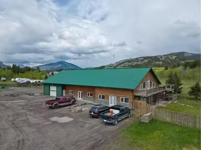 23601 Passburg Close, Bellevue, AB, T0K 1C0 commercial for s.