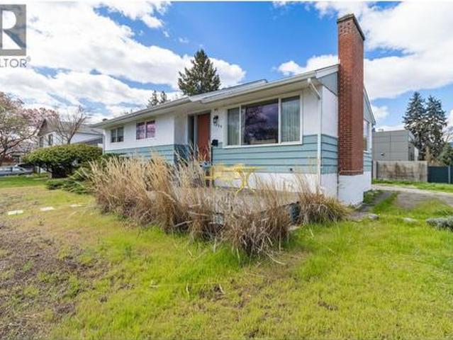 2362 Abbott Street, Kelowna, BC, V1Y 1E6 house for sale | Listing ID 10394 | Royal LePage