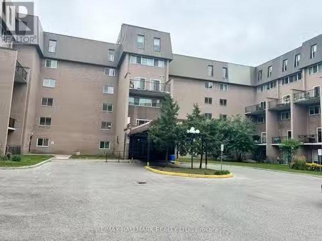 236 165 Cherokee Boulevard, Toronto, ON, M2J 4T7 townhouse.