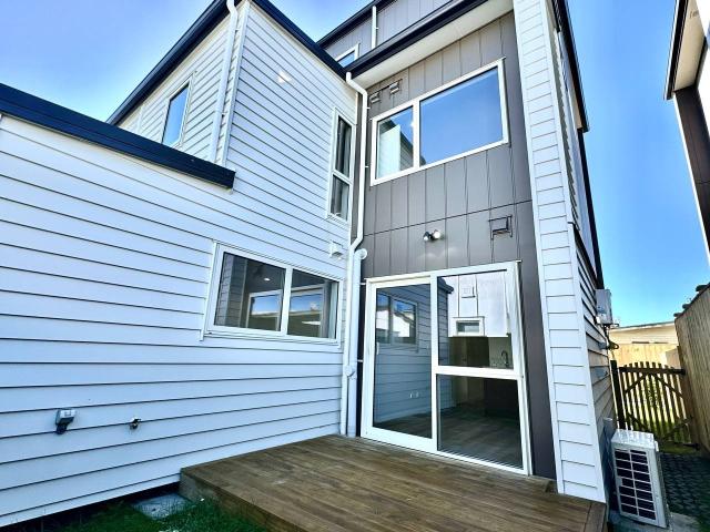 2/36 Halsey Road, Manurewa