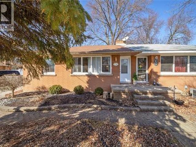 236 Paget Street, St Clair, ON, N0N 1G0 house for sale | Listing ID 26020 | Royal LePage