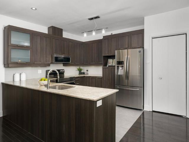 2375 Av. Ekers, #105
