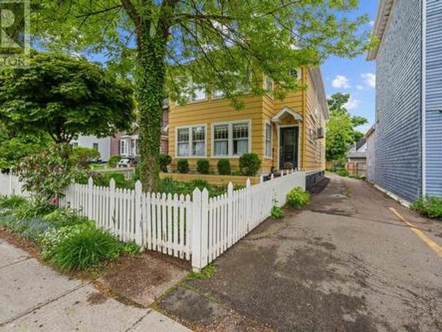 237 & 239 Pownal Street, Charlottetown, PE, C1A 4R4 house for sale | Listing ID 202514 | Royal LePage