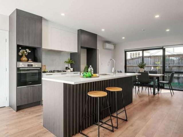 2/37 Casey Avenue, Fairfield, Hamilton City