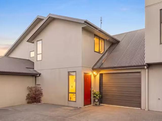 2/38 Brockworth Place, Riccarton, NZ 8011 House for Sale