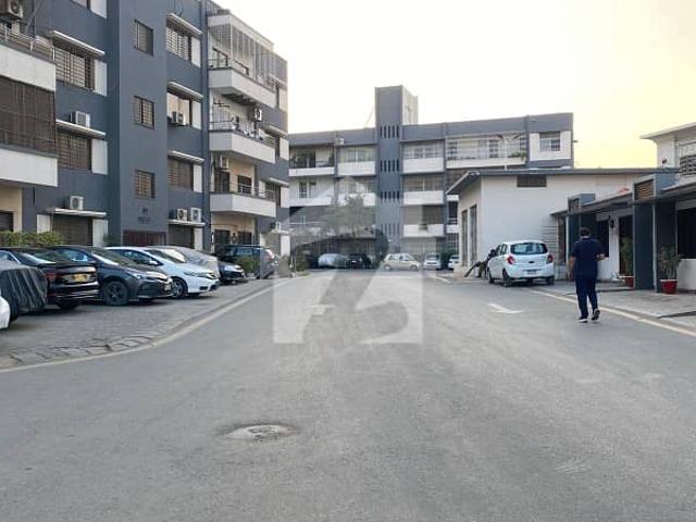 2390 sq ft 1st floor flat available for sale in askari iv