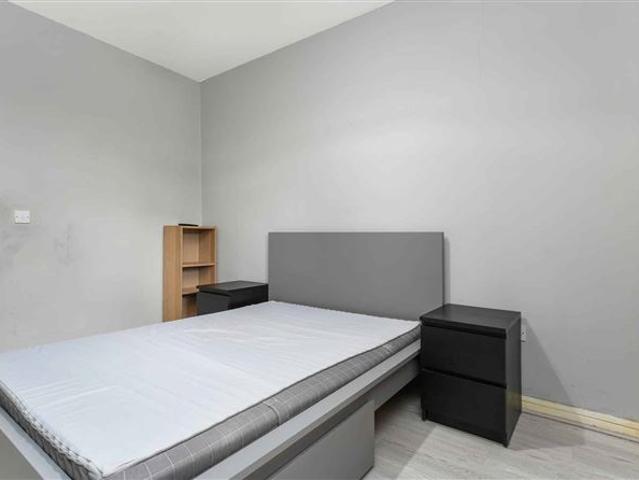 239,000 | Apartment 63, Block C, Seven Oaks, Sarsfield Road, Inchicore, Dublin F24 Ray Cooke Auctioneers 5006 MyHome. Ie Residential