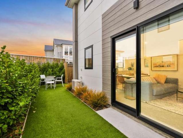 2/39 Oram Avenue, New Brighton, Christchurch City
