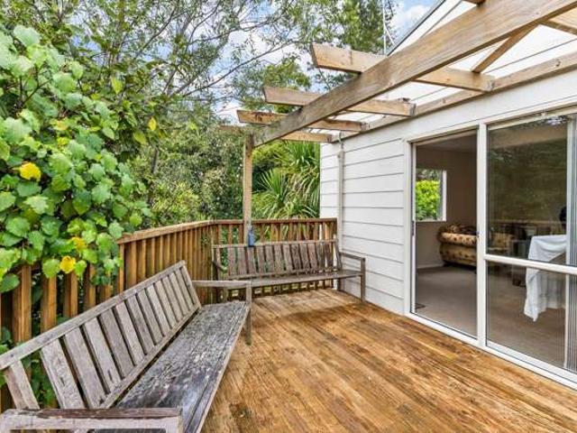2/39 Lancaster Road, Beach Haven, North Shore City