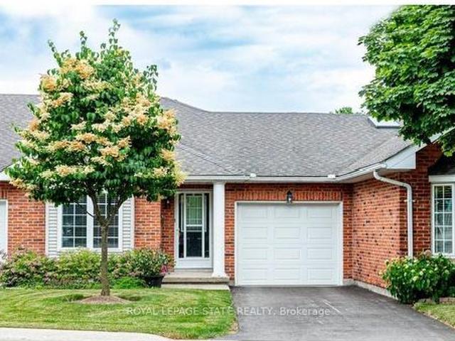 27 20 Meadowlands Boulevard, Hamilton, ON, L9K 1J5 townhouse for sale | Listing ID X12250 | Royal LePage
