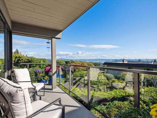 27 2214 Folkestone Way, West Vancouver, BC, V7S 2X7 townhouse for sale | Listing ID R2961 | Royal LePage