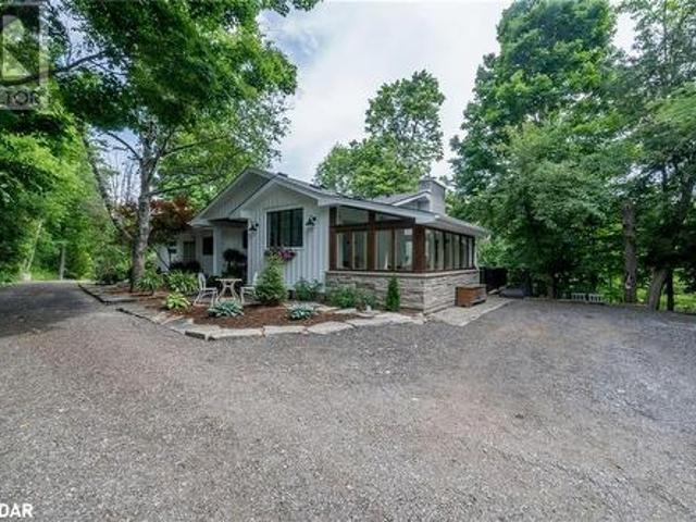 27 Tweedle Street, Glen Williams, ON, L7G 3S6 Luxury House for sale | Listing ID 40745 | Royal LePage Carriage Trade Luxury Properties