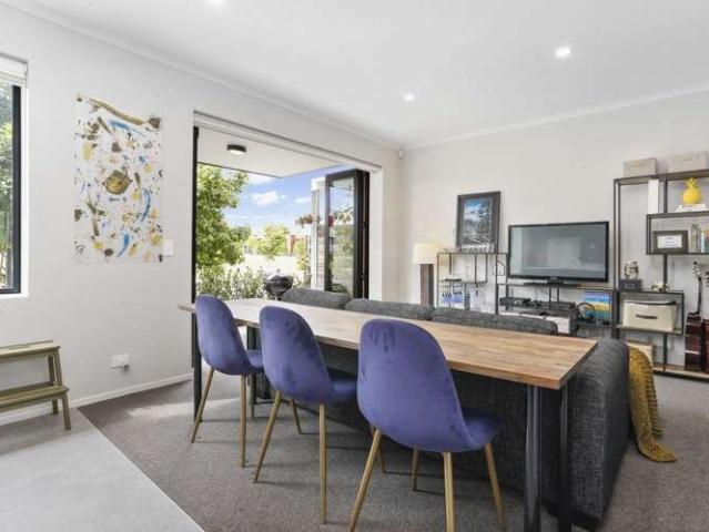 2/7 Uku Lane, Hobsonville, Waitakere City