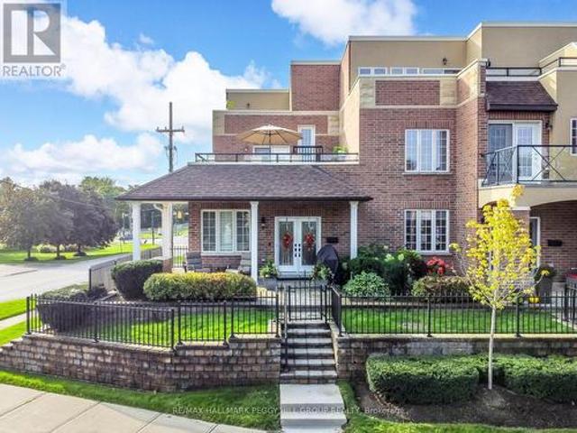 27 White Oaks Road, Barrie, ON, L4N 5A2 townhouse for sale | Listing ID S12028 | Royal LePage