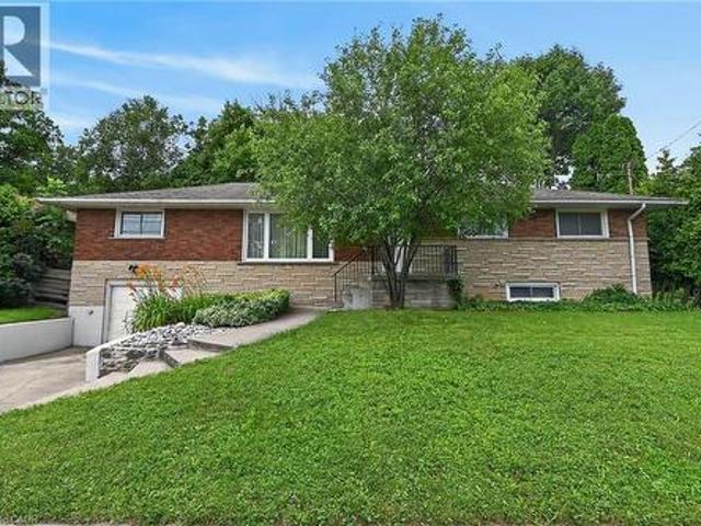 27 Ainslie Avenue, Hamilton, ON, L8S 2J5 house for sale | Listing ID 40845 | Royal LePage