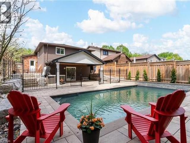 27 Bloomsbury Court, Ancaster, ON, L9G 4L5 house for sale | Listing ID 40840 | Royal LePage