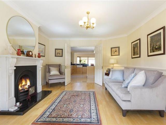27 Carysfort Woods, Blackrock, County Dublin Janet Carroll Estate Agent 4916 MyHome. Ie Residential