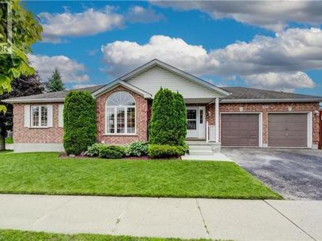 27 Chandos Drive, Kitchener, ON, N2A 3C2 house for sale | Listing ID 40845 | Royal LePage