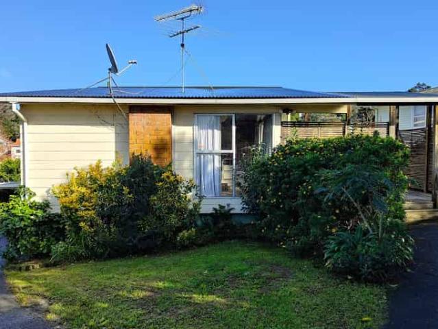 27 Cheval Drive, Totara Vale, North Shore City