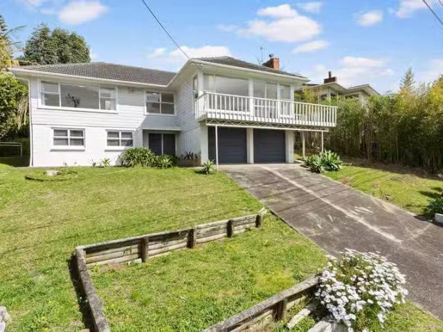 27 Chivalry Road, Glenfield, North Shore City For Sale