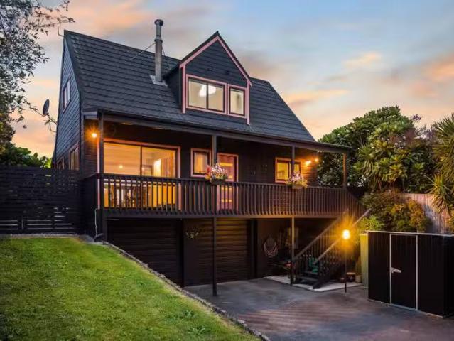 27 Chums Road, Paraparaumu Beach, Kapiti Coast For Sale