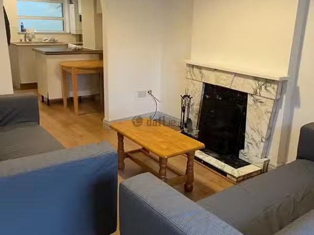 27 Commons Road, Cork, Farranree, Co. Cork is for rent