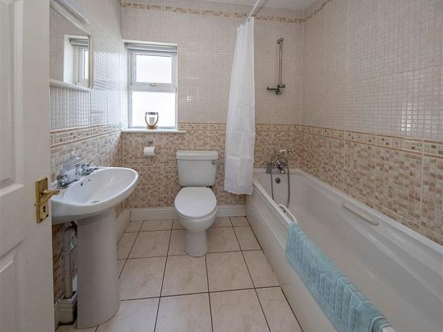 27 Cruachan, Abbeyside, Dungarvan, Co. Waterford Sherry FitzGerald Reynolds 4920 MyHome. Ie Residential