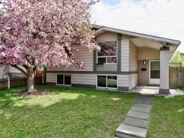 27 Dovely Way Se, Calgary, AB, T2B 2K7 house for sale Listi.