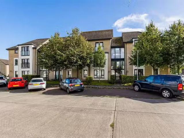 27 Drumadoon Square