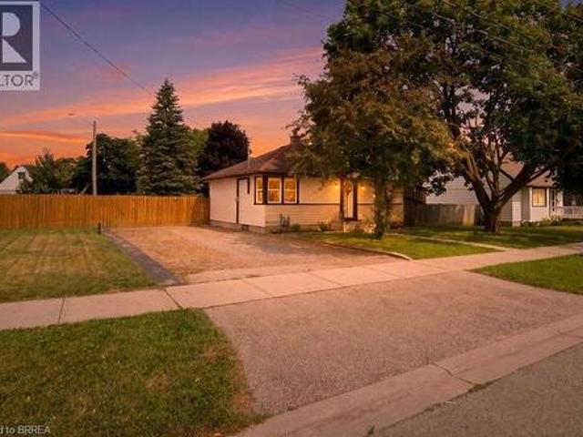 27 Frank Street, Brantford, ON, N3T 5C8 house for sale | Listing ID 40849 | Royal LePage