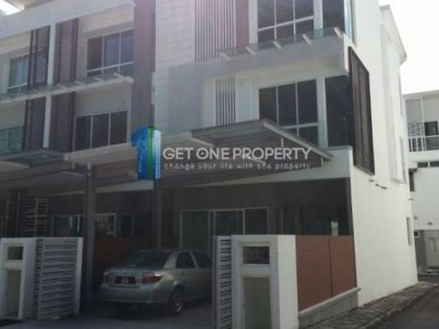 27 Green Terraces @Ghee HIang Garden Property Project: 27 Green Terraces @ Ghee Hiang Gardens Location: Gelugor, Penang Property Type:3 Storey Terrace Land area 1400sf Built up area 3000sf 3 storey intermediate corner unit 4 rooms 4 bathrooms Facing So