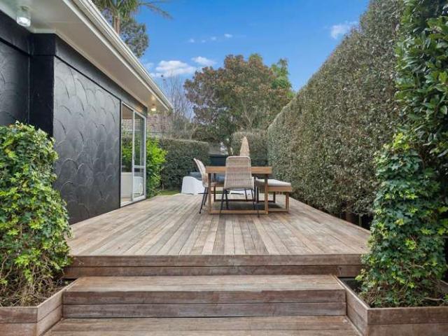 2/7 Hanlon Crescent, Devonport, North Shore City