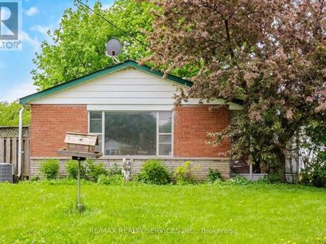 27 Hadrina Street, Brampton, ON, L6X 2J5 house for sale | Listing ID W13166 | Royal LePage