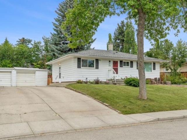 27 Heston Street Nw, Calgary, AB, T2K 2C3 house for sale | Listing ID A2329 | Royal LePage