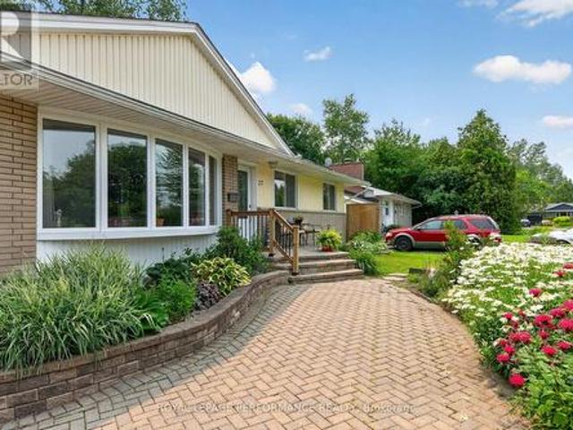 27 Ilkley Crescent, Ottawa, ON, K2G 0W6 house for sale | Listing ID X13572 | Royal LePage