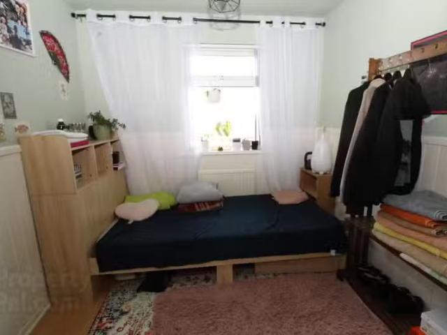27 Lacken Walk