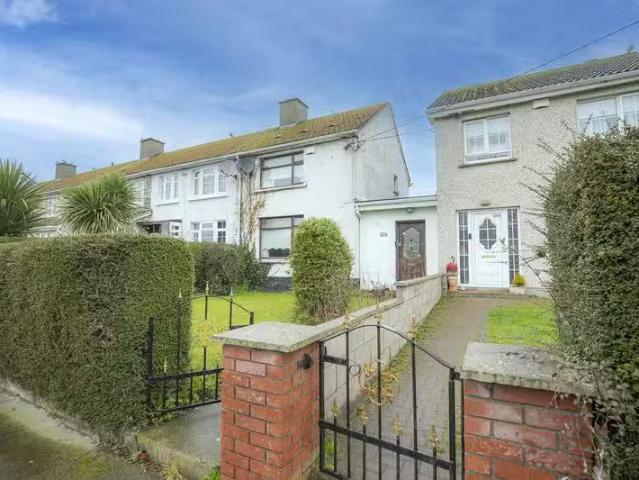 27 Mc Auley Drive, Artane, Artane, Dublin 5, D05PK00 is for sale