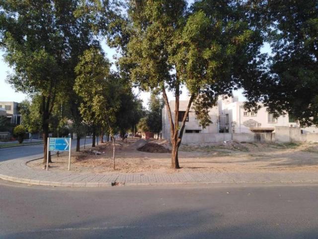 27 Marla Corner Hottest Location Plot Chambelli Block Bahria Town Lahore Bahria Town ID 36654