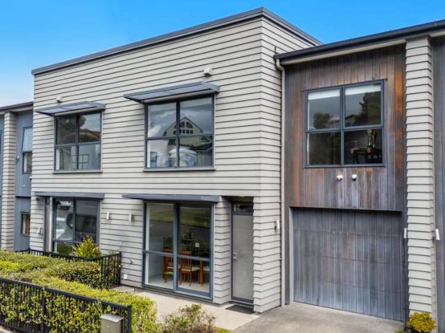 27 Matairangi Avenue, Totara Heights, Manukau City
