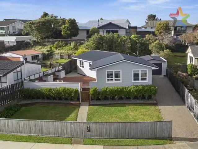 27 Mossburn Grove, Kelson, Lower Hutt City For Sale