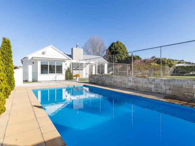 27 Neeve Road, Taradale, Napier
