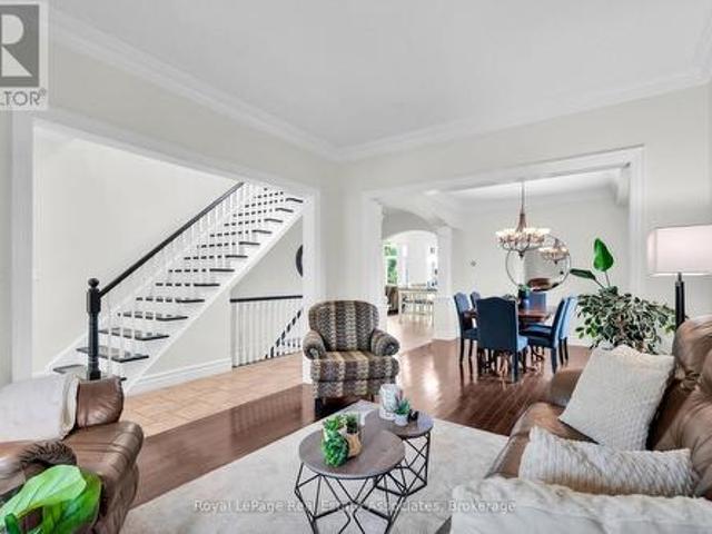 27 Rennie Street, Halton Hills, ON, L7J 2Y7 house for sale | Listing ID W13573 | Royal LePage