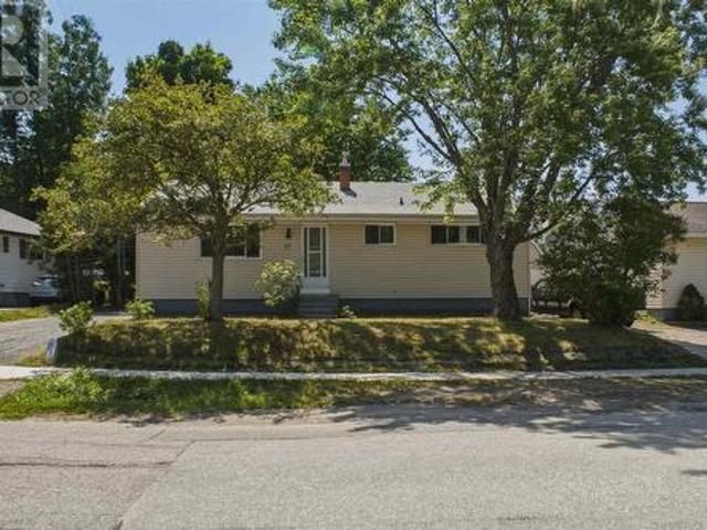 27 Roman Ave, Elliot Lake, ON, P5A 1R6 house for sale | Listing ID SM262026 | Royal LePage