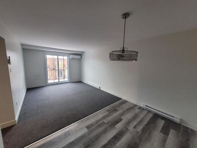 27 Rue Des Flandres Gatineau Super Appartement 4 1/2 à Louer