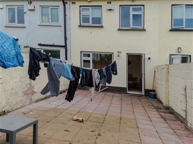 320,000 | 27 Saint John's Drive, Clondalkin, Dublin Auctioneera 4979 MyHome. Ie Residential